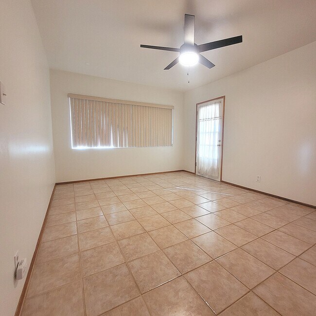 Building Photo - 8229 E Cambridge Ave