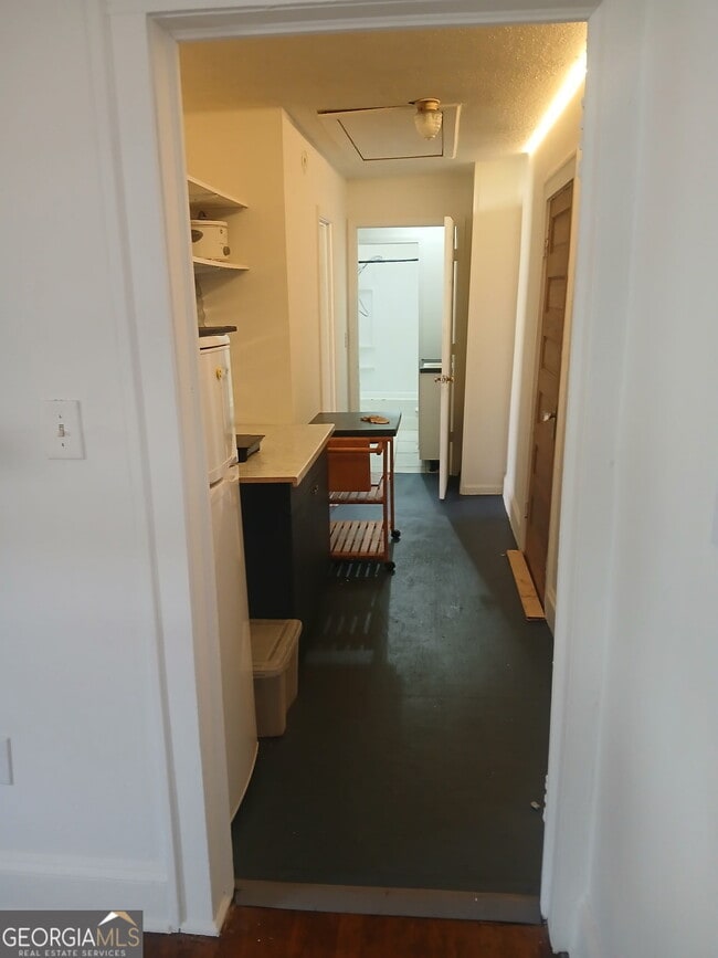 Building Photo - 386 Haas Ave SE