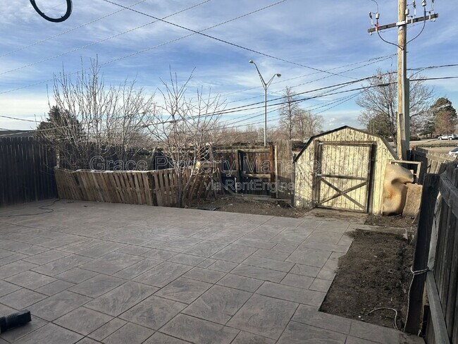 Building Photo - 13669 E Nevada Ave