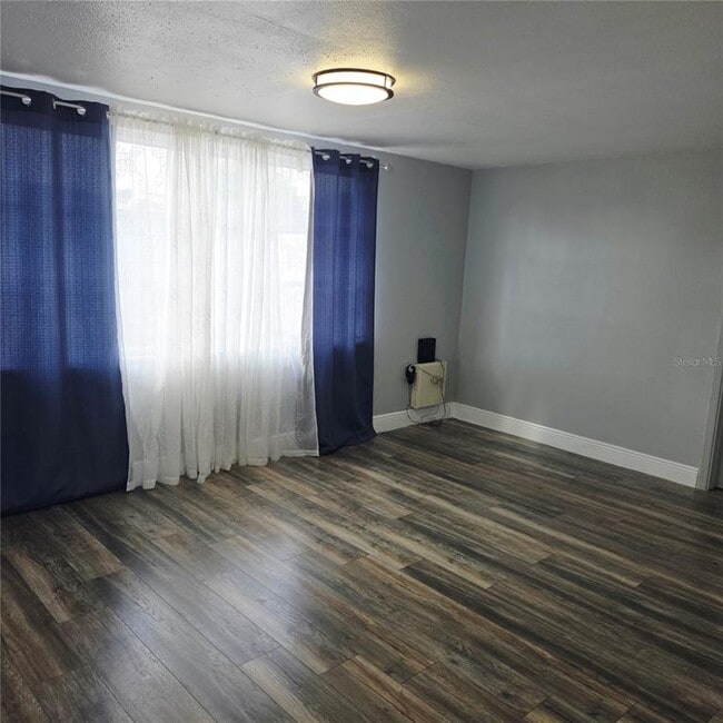 Building Photo - 5232 Sparrow Dr