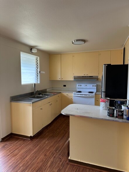 Building Photo - 373 Waiale Rd