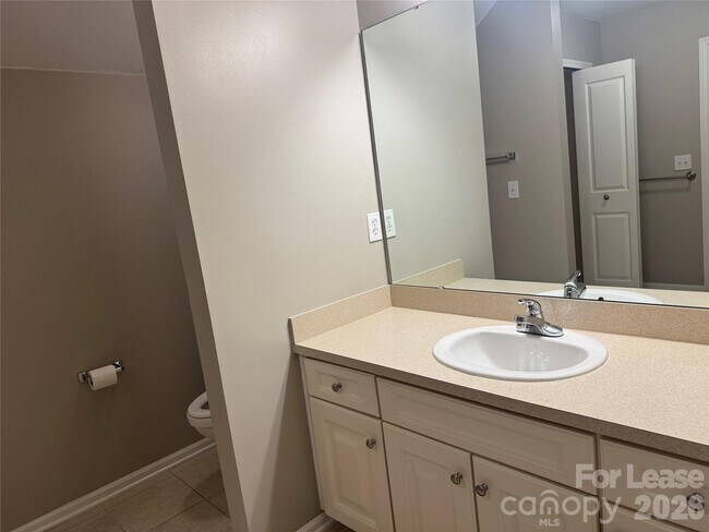 Building Photo - 2416 Coltsview Ln