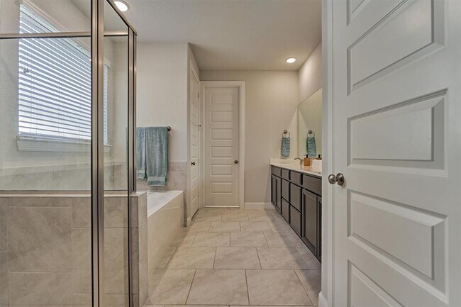Building Photo - 15846 Weston Ridge Dr