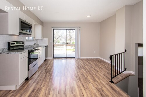 Building Photo - Just-remodeled 2-bedroom Split-Level duple...