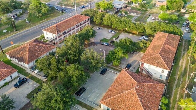 Building Photo - 606 Buena Vista Dr