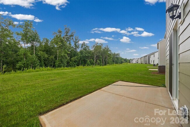 Building Photo - 1010 Two Brothers Ln