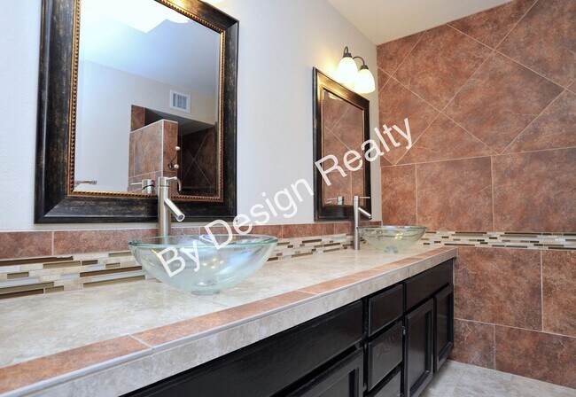 Building Photo - Remodeled Foothills Clusters 3 Bed 2 Bath