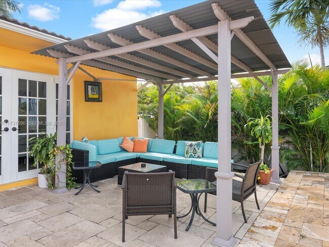 Building Photo - 1407 Coolidge St