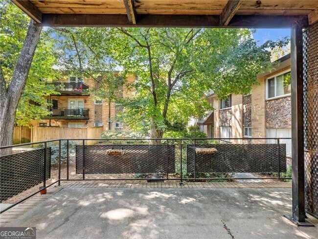 Building Photo - 115 Biscayne Dr NW