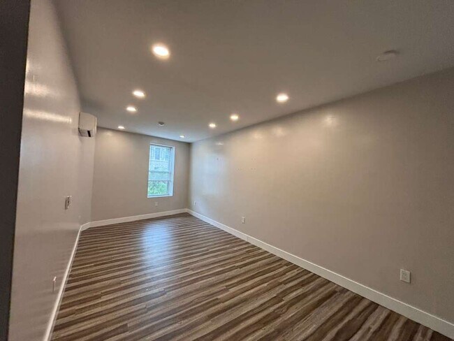 Building Photo - 168 Ocean Ave