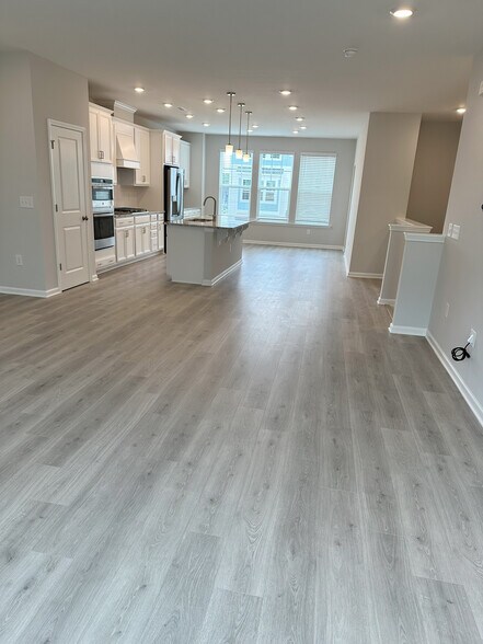 Building Photo - Room in Townhome on Austin Falls Sta