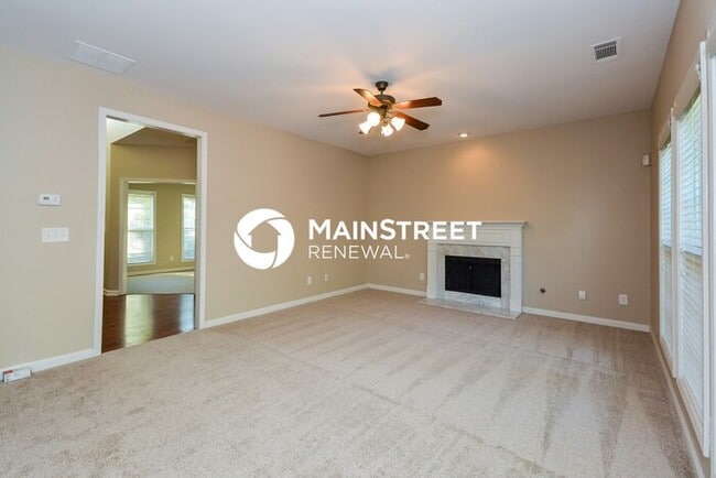 Building Photo - 4 Bedroom Pet-Friendly Home in Loganville, GA with Main Street Renewal