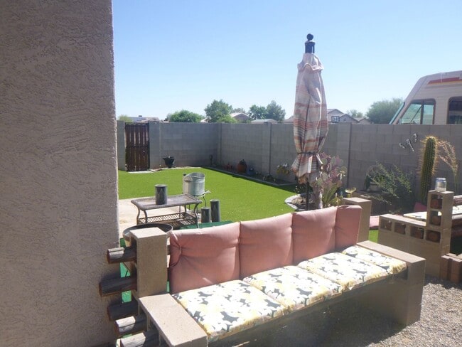 Building Photo - Great 3 bedroom, 2 bath in Arizona City