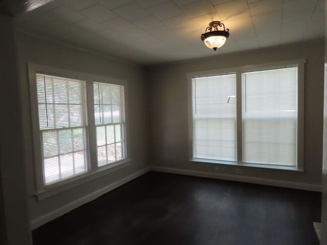 Building Photo - 1306 S Glenwood Blvd