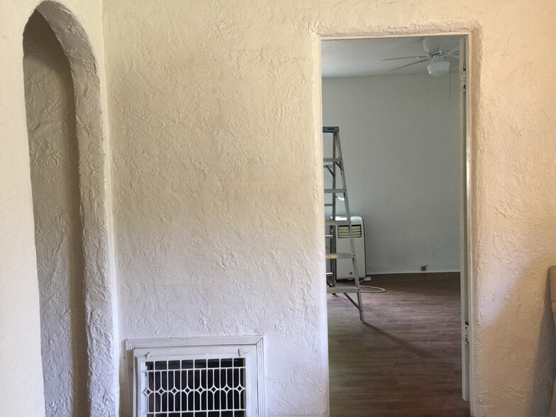 bedroom 1 door - 33141 Case St