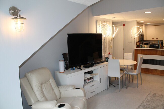 Building Photo - 48 Cooper Memorial Dr