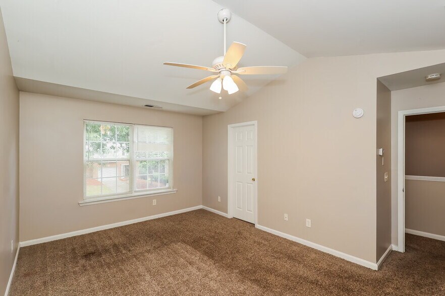 Building Photo - 713 Celeste Ln