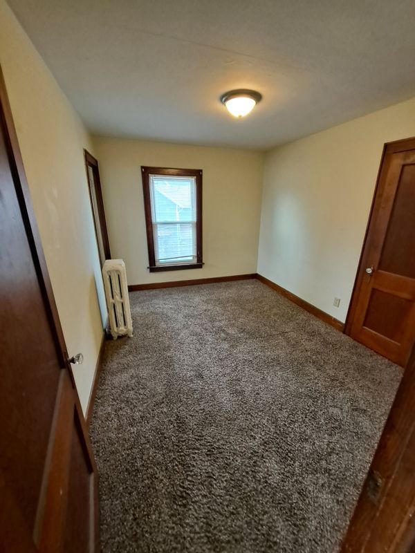 Building Photo - 619 W 16th St