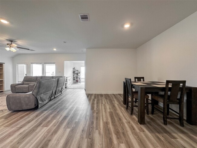 Building Photo - 8706 Marlow Dr