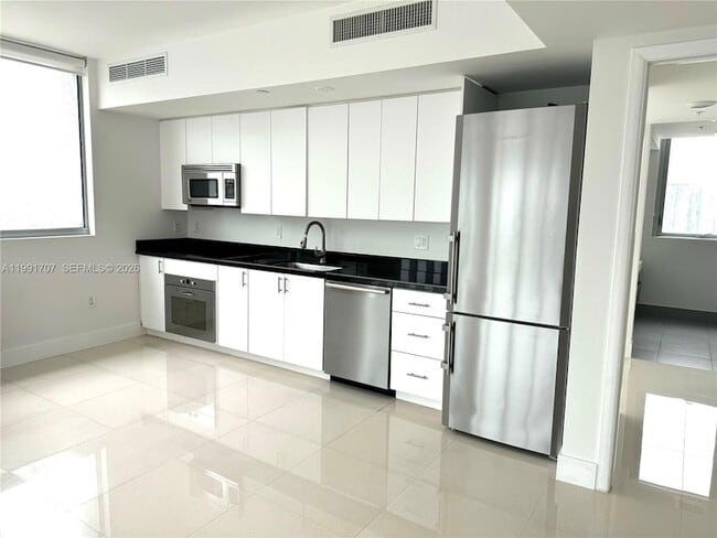 Building Photo - 92 SW 3rd St