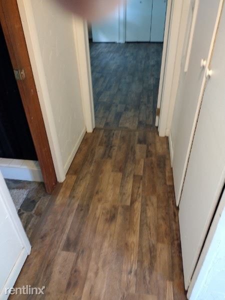 Building Photo - 4 br, 2 bath House - 3030 West Michigan Av...