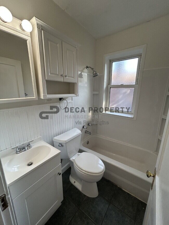 Building Photo - 1252 Moorlands Dr