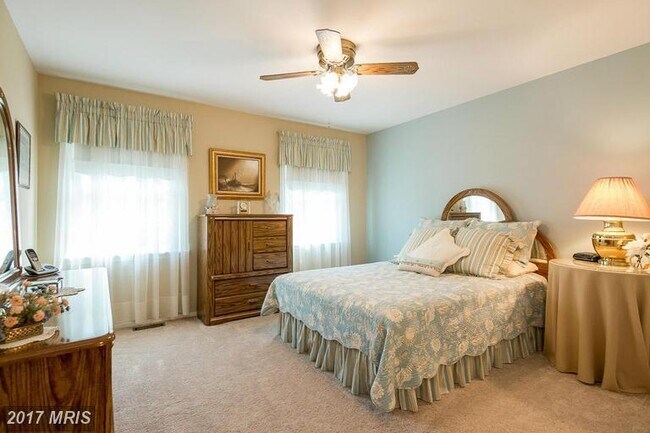 Building Photo - 3715 Valerie Carol Ct