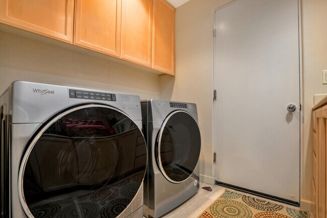 Building Photo - 125 Rainbird Cir