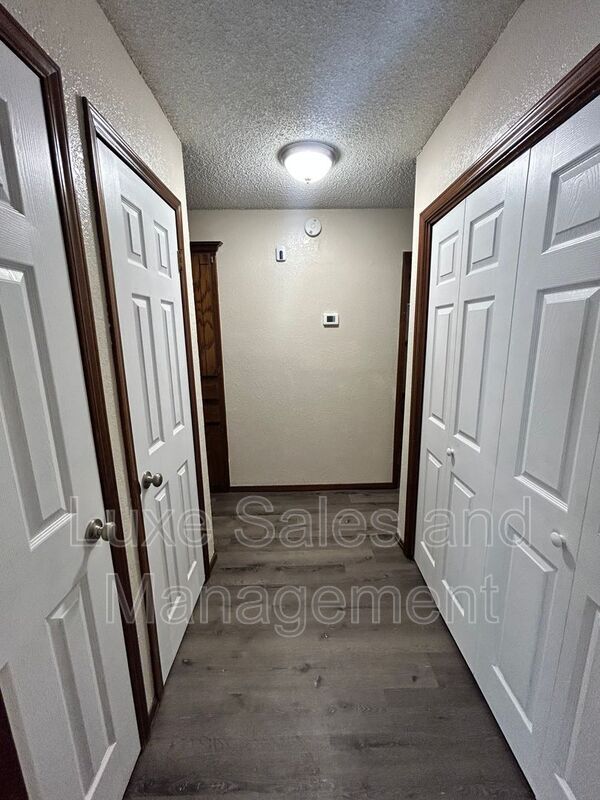 Building Photo - 1307 Summerton Pl
