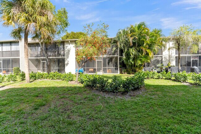 Building Photo - 1256 S Military Trail