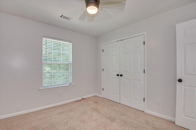 Building Photo - 2928 Aylesbury Dr