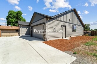 Building Photo - Brand New Home in Salem – 3BR with Central...