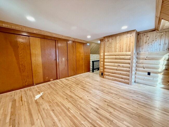 Building Photo - 802 2nd St NW