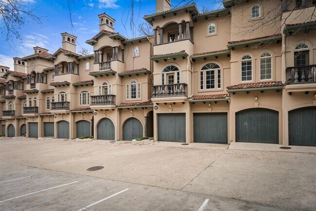 Building Photo - 1529 Barton Springs Rd