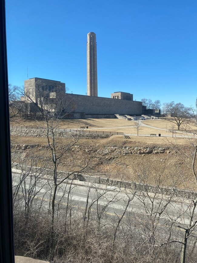 Building Photo - Santa Fe Condo- NEWLY REMODELED & MOVE-IN READY!!