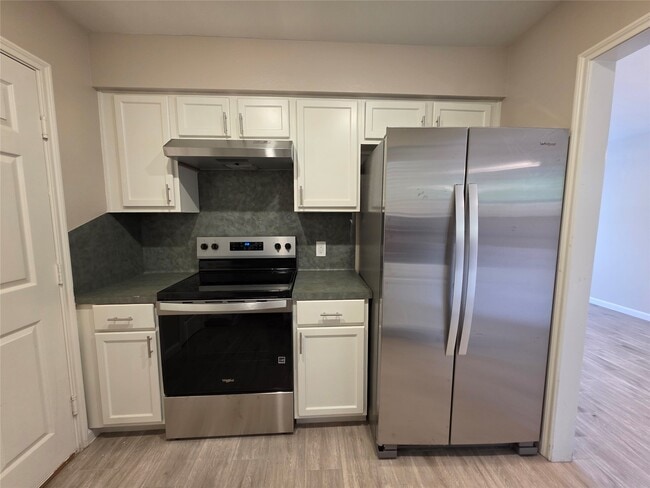 Building Photo - 7050 Inwood Park Dr