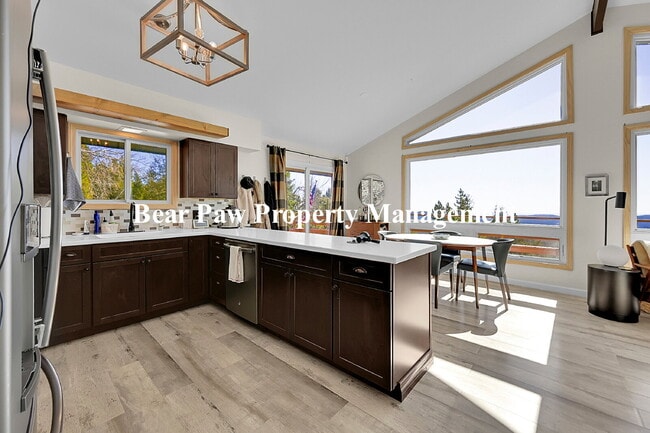 Building Photo - Beautiful Home on Conifer Mountain!!