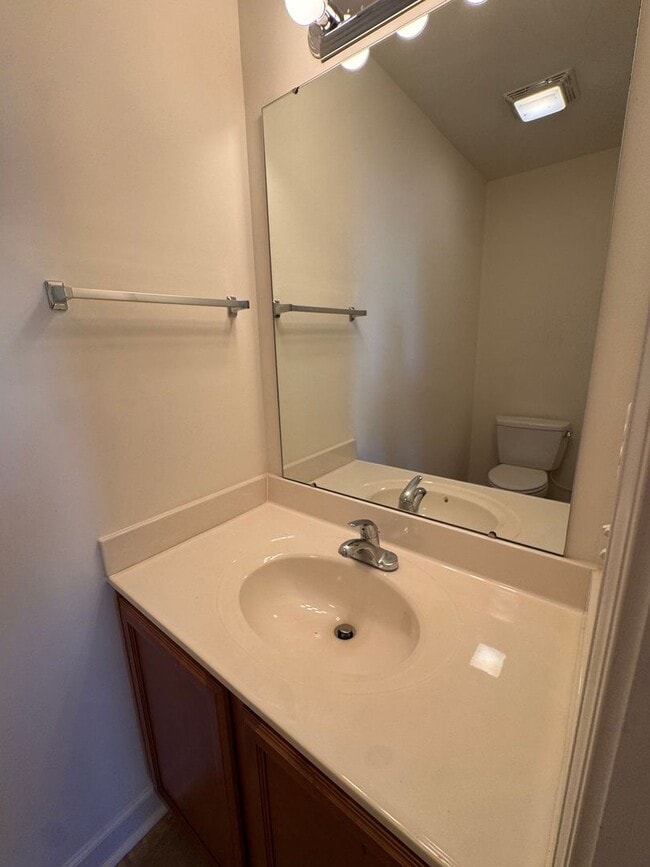 Building Photo - 914 Brawley School Rd