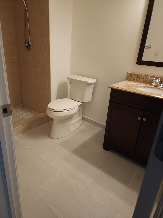 Building Photo - 2877 Belmont Ln