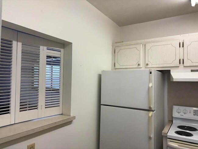 Building Photo - 51 Waltham E