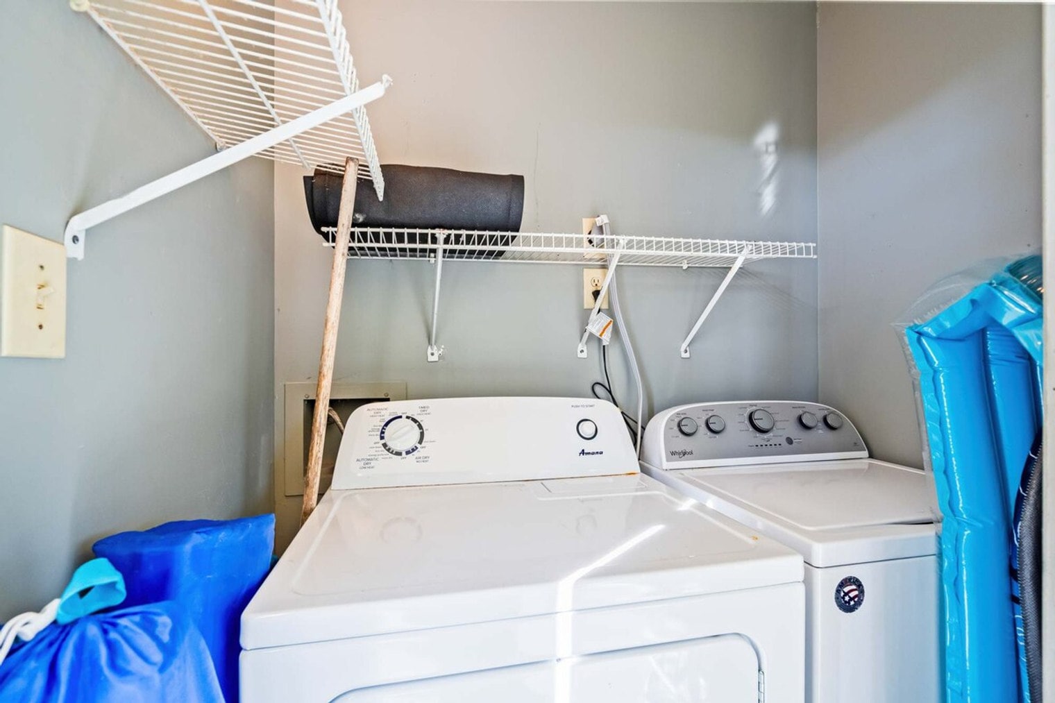 Building Photo - 1920 Bent Grass Dr