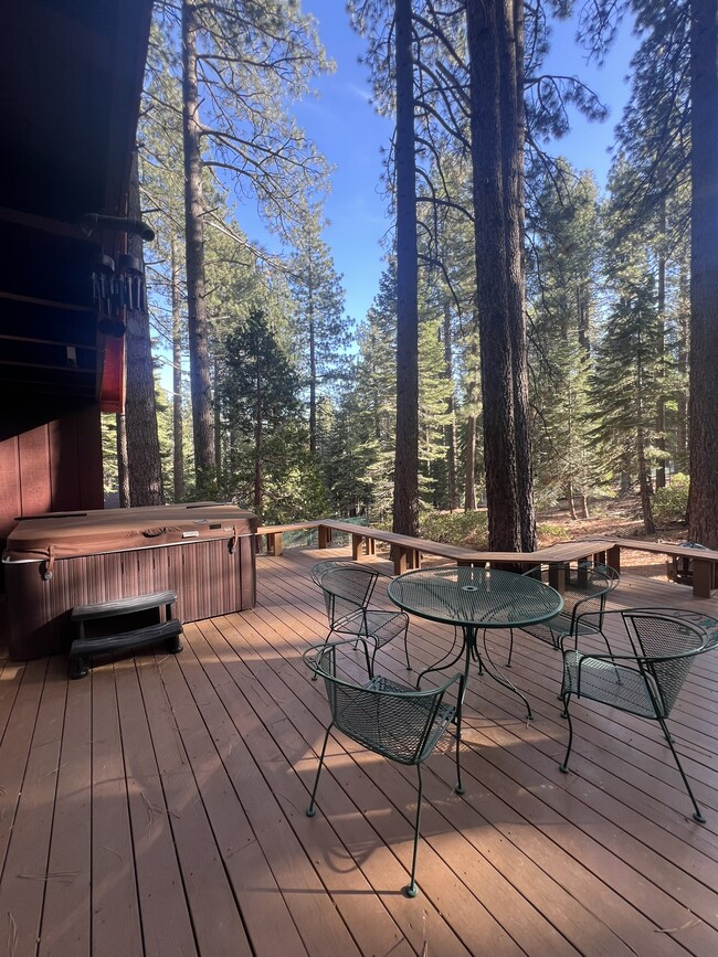 Building Photo - 860 Gardner St