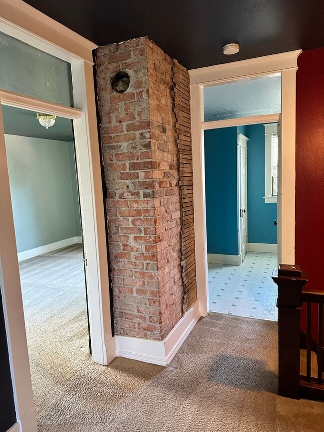 Building Photo - Classy Duplex in Desirable Tacoma area - Close to 6th ****COMING SOON***