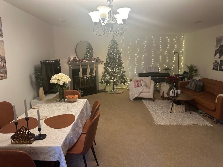 Building Photo - 290 Patriot Ln