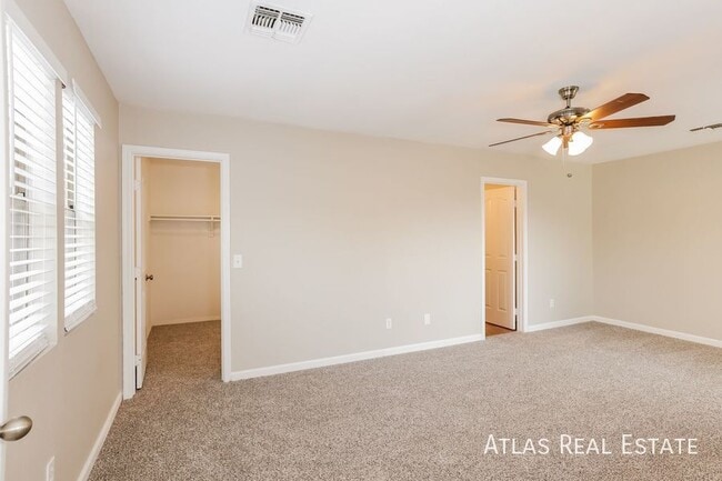 Building Photo - 11171 W Garfield St