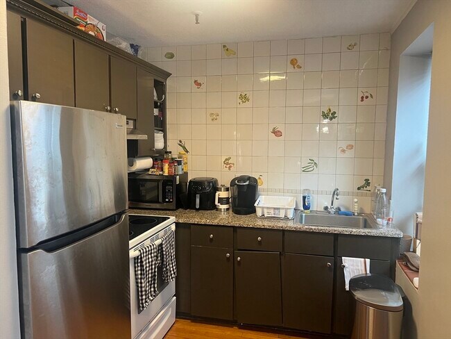 Building Photo - 56 Prince St