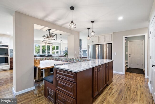 Building Photo - 4301 Mountain View Dr