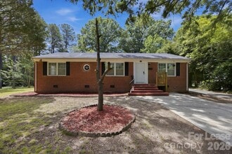 Building Photo - 631 Townsend Ave
