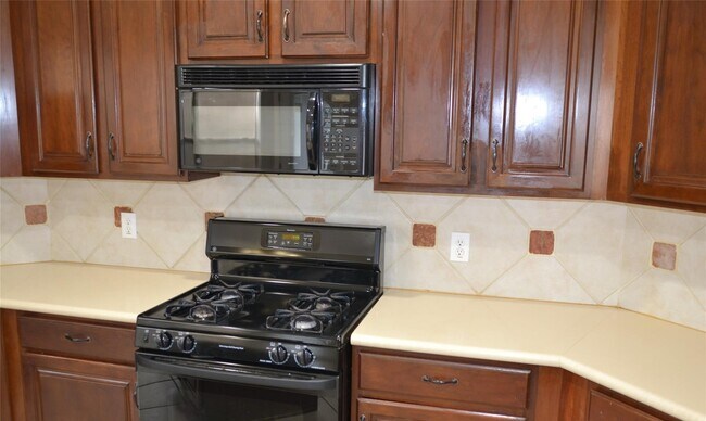 Building Photo - 22755 Cascade Springs Dr