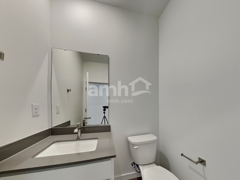 Building Photo - 5335 Turnstone St SE